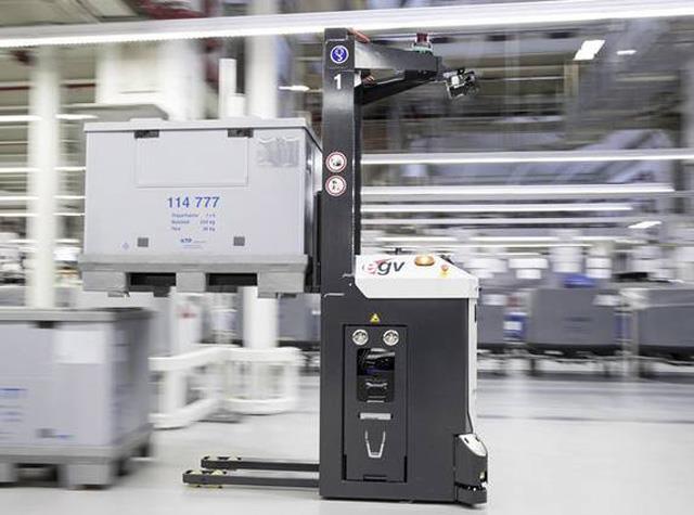 奧迪工廠自動化技術之叉車自動駕駛 奧迪工廠自動化技術之叉車自動駕駛