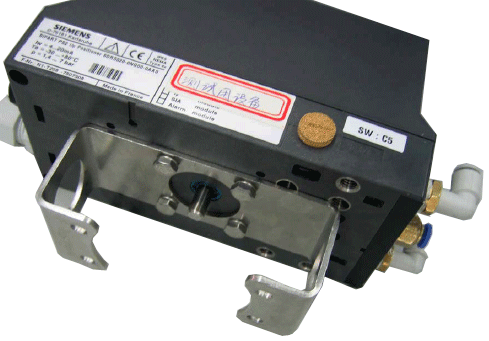 安裝支架固定在閥門(mén)定位器上