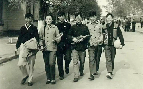 松花江眫，高中德和他的同學(xué)們