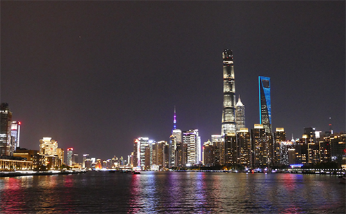 黃浦江的夜晚不再寧靜 黃浦江的夜晚不再寧靜