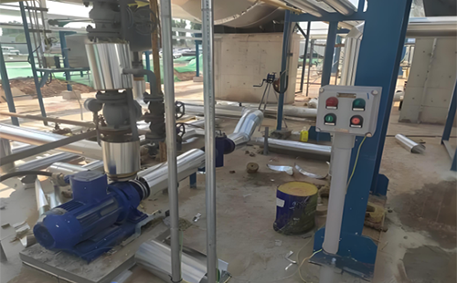 主火炬分液罐凝液泵現(xiàn)場圖